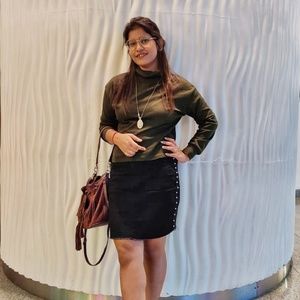 Meet your Posher, Titas